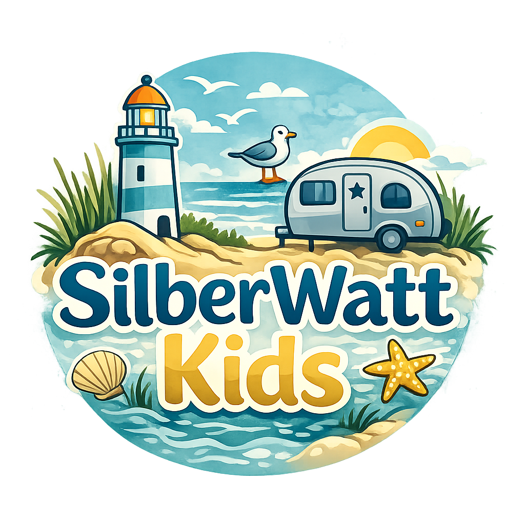 SilberWatt Kids Logo mit Leuchtturm, Wohnwagen, Möwe und Meer im maritimen Kinderstil